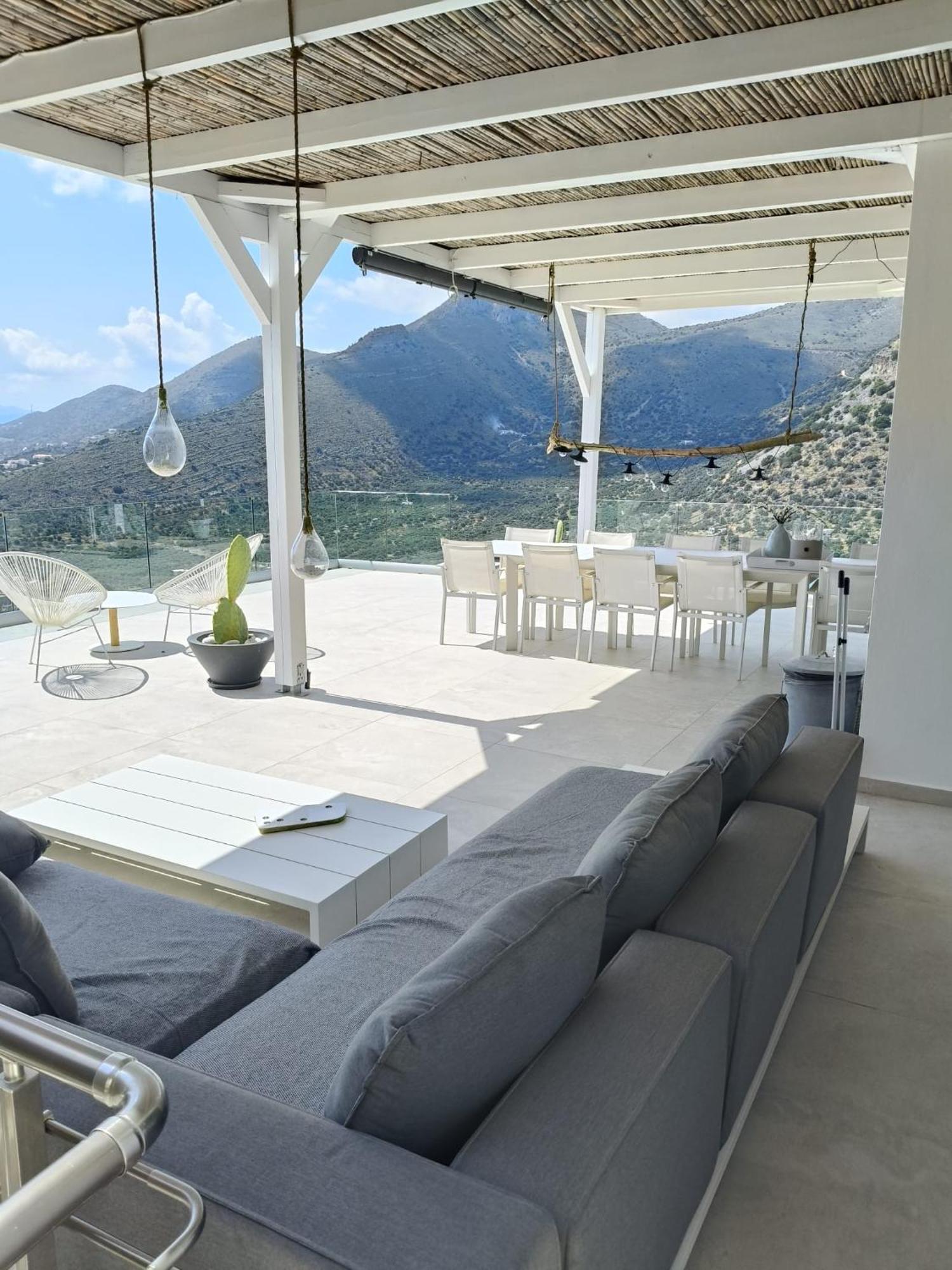 Villa Estee, Luxury Villa With Private Infinity Pool And Jacuzzi Елунда Екстер'єр фото