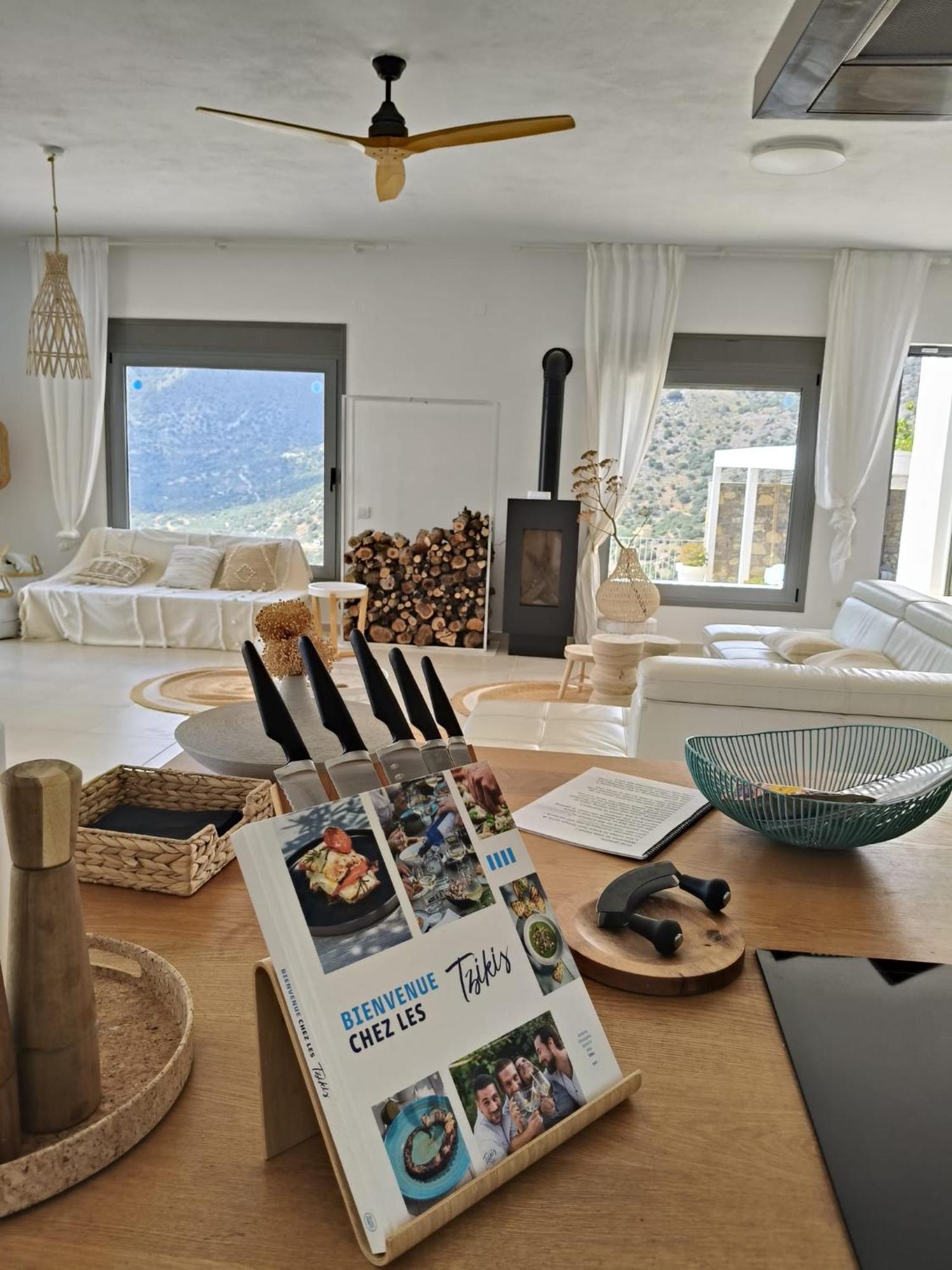 Villa Estee, Luxury Villa With Private Infinity Pool And Jacuzzi Елунда Екстер'єр фото